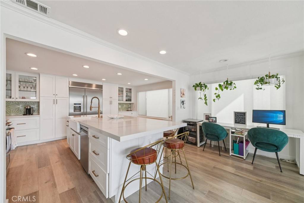 Newport Beach, CA 92663,409 Canal ST