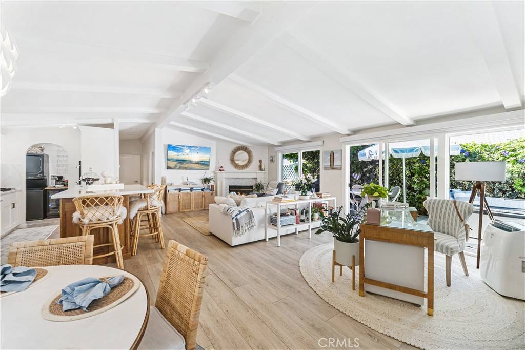 Newport Beach, CA 92660,262 Mayflower DR