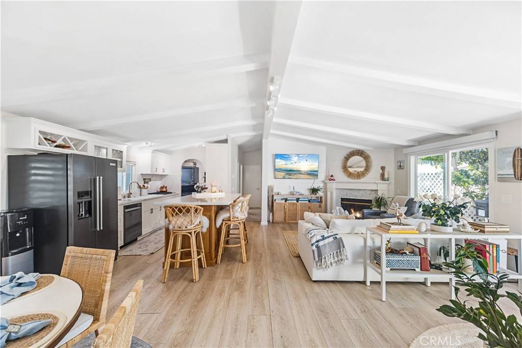Newport Beach, CA 92660,262 Mayflower DR
