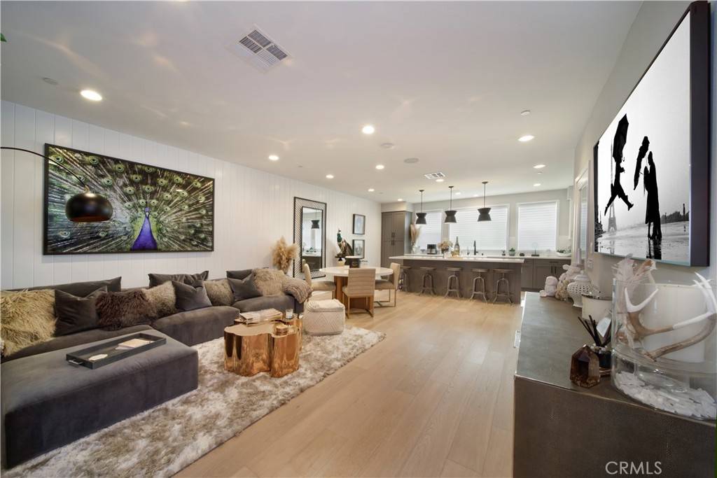 Costa Mesa, CA 92627,330 Ford RD
