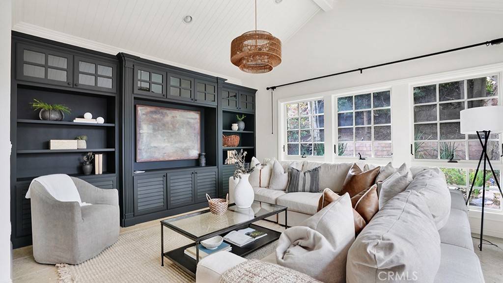 Newport Beach, CA 92663,316 Catalina DR