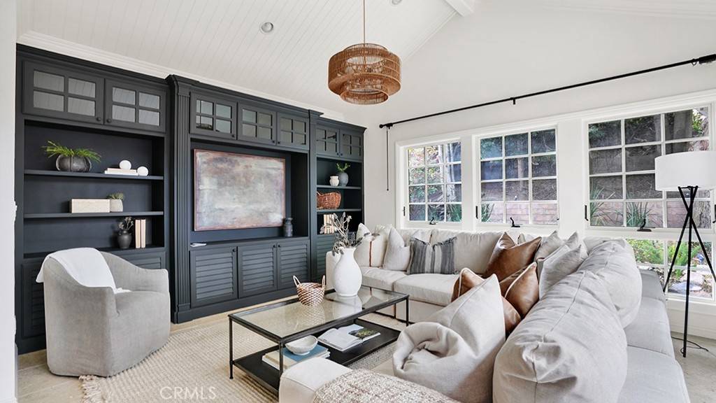 Newport Beach, CA 92663,316 Catalina DR