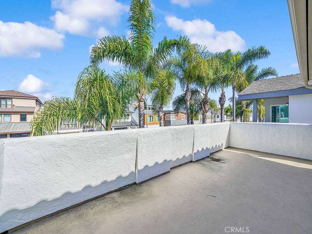 Newport Beach, CA 92661,907 E Balboa BLVD #A
