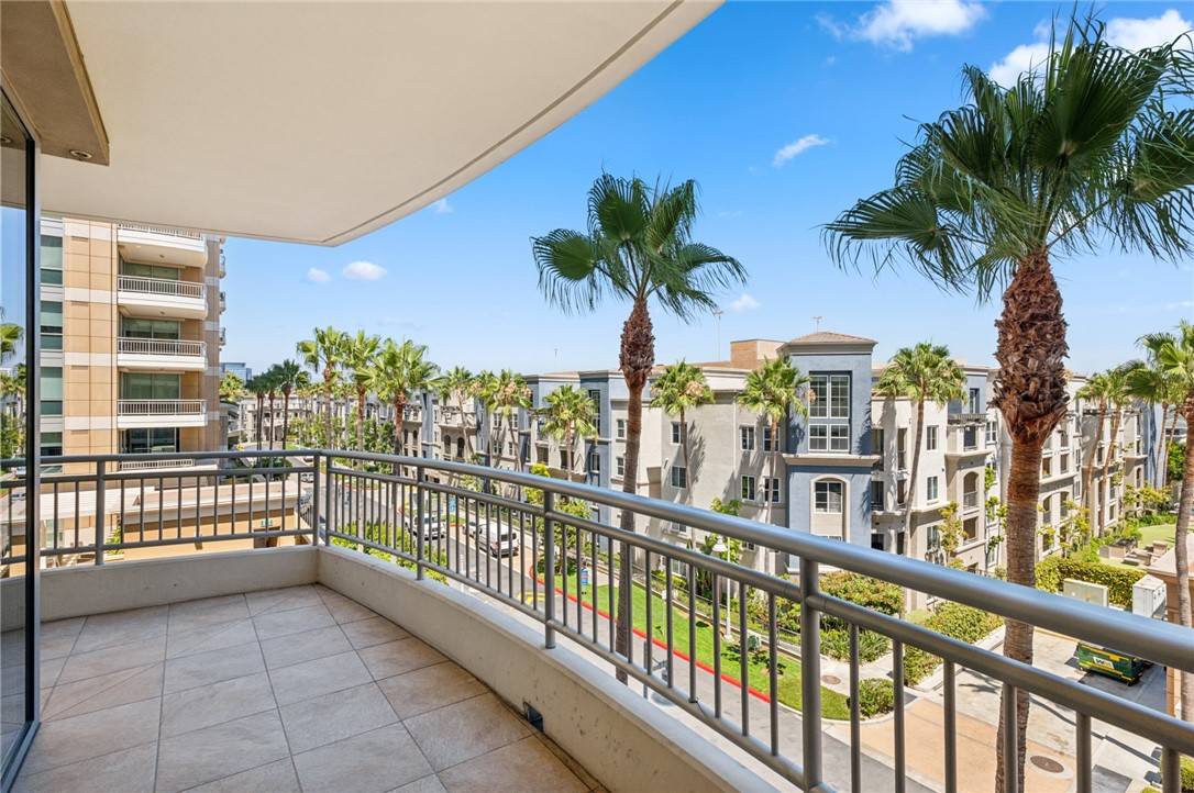 Irvine, CA 92612,5053 Scholarship
