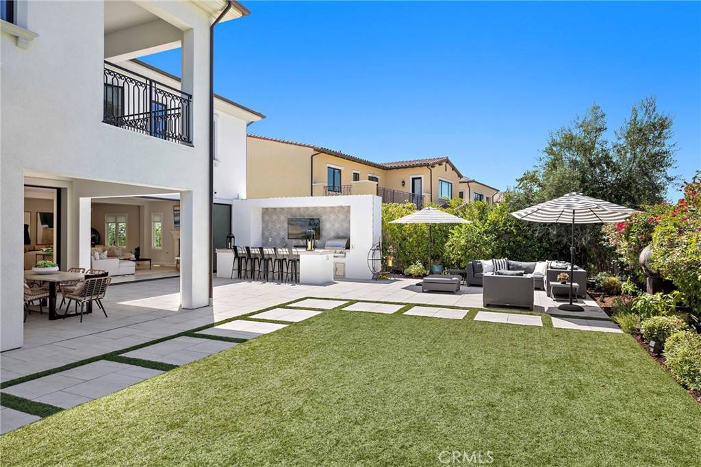 Irvine, CA 92618,93 Interstellar