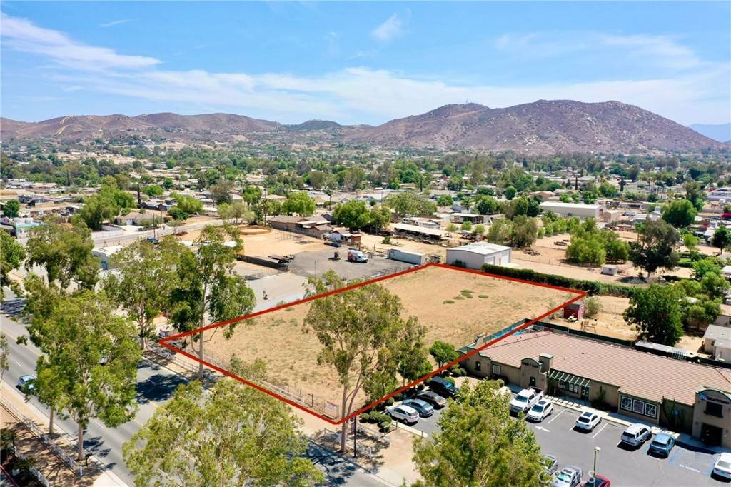 Norco, CA 92860,866 6th ST