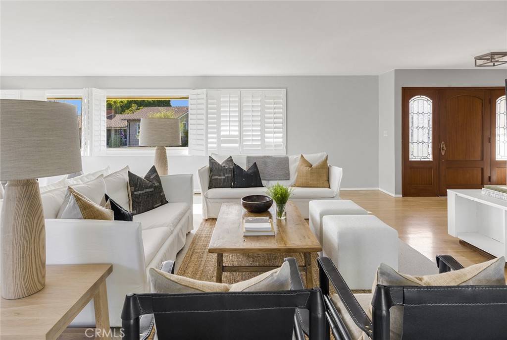 Corona Del Mar, CA 92625,564 Seaward RD