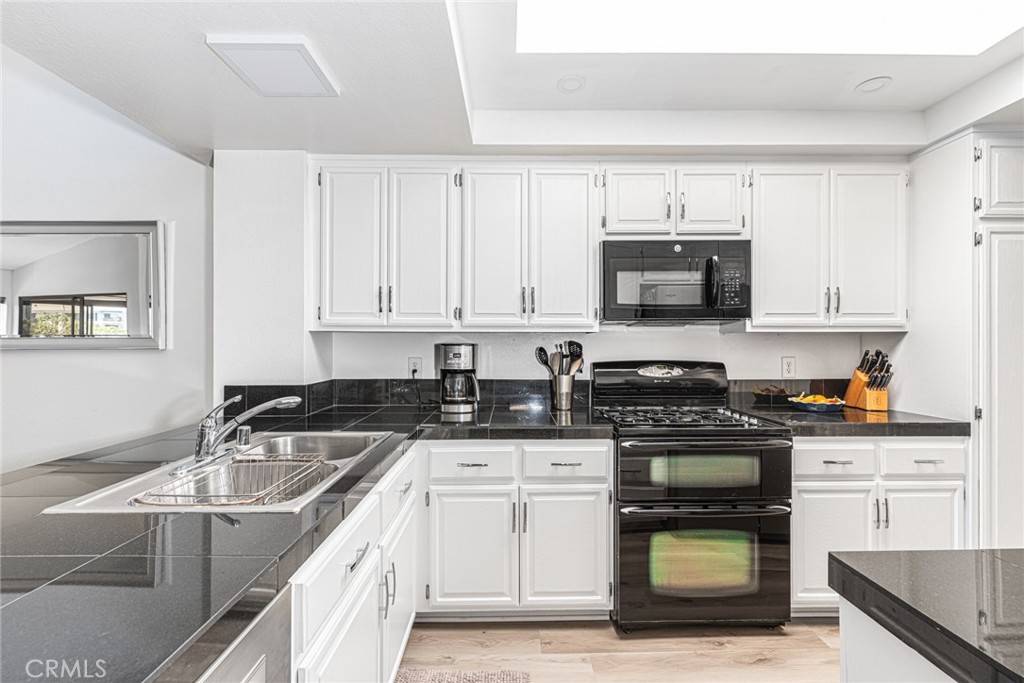 Newport Beach, CA 92663,950 Cagney LN #308