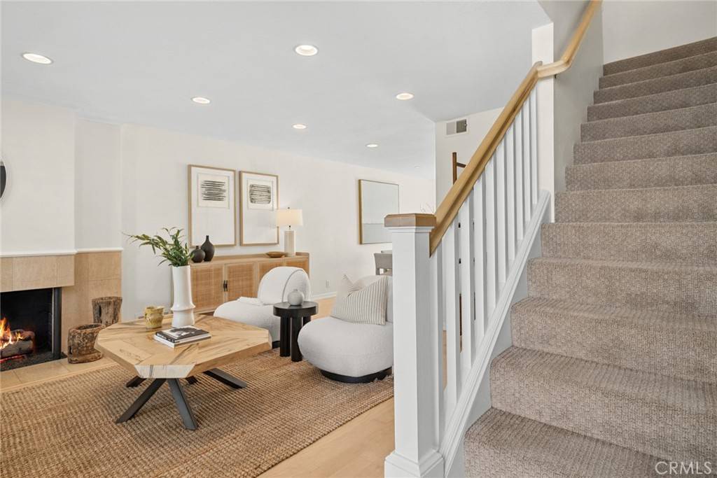 Newport Beach, CA 92660,1069 Dover DR