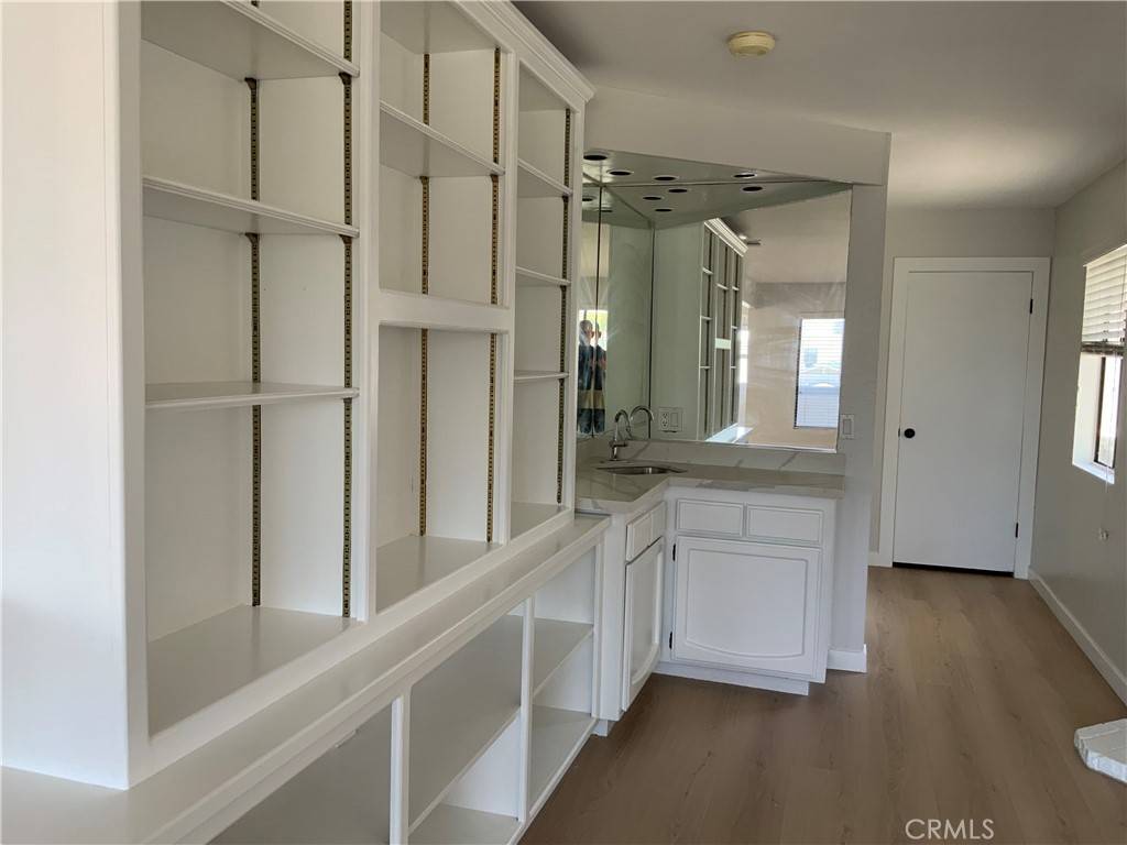 Newport Beach, CA 92661,814 W Balboa BLVD #2
