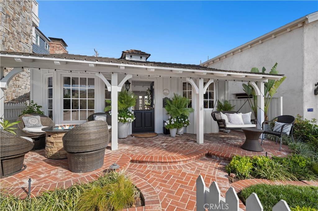 Corona Del Mar, CA 92625,708 Orchid AVE