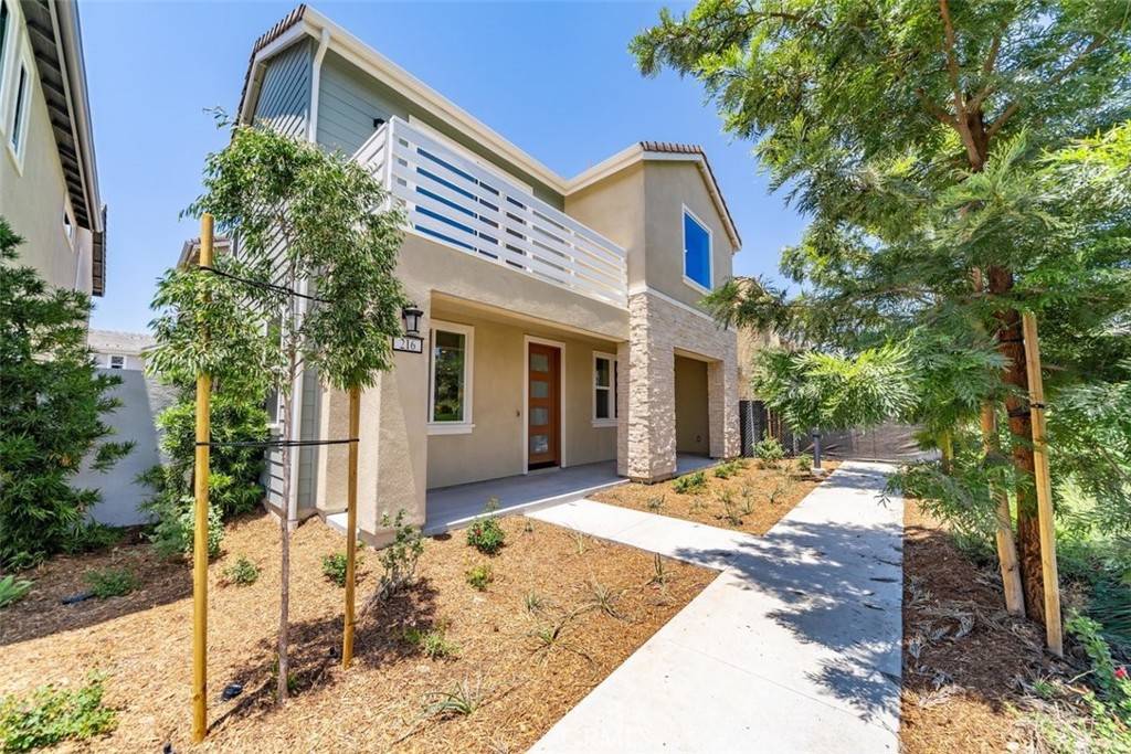 Irvine, CA 92618,216 Chorus