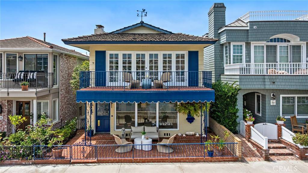 Newport Beach, CA 92662,117 E Bay Front