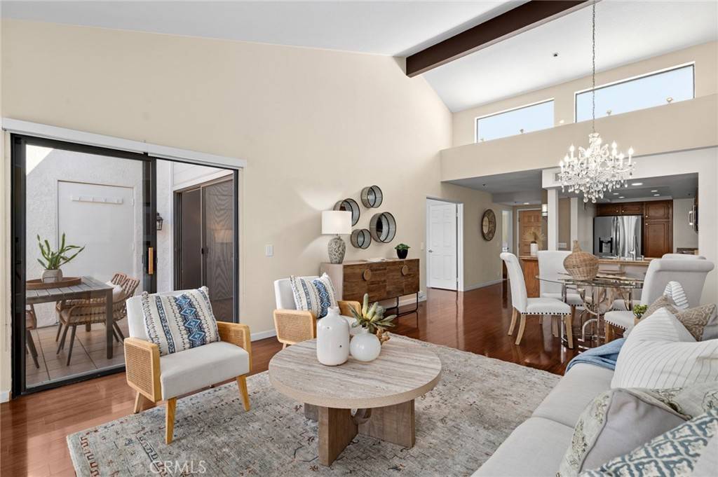 Newport Beach, CA 92663,230 Lille LN #304