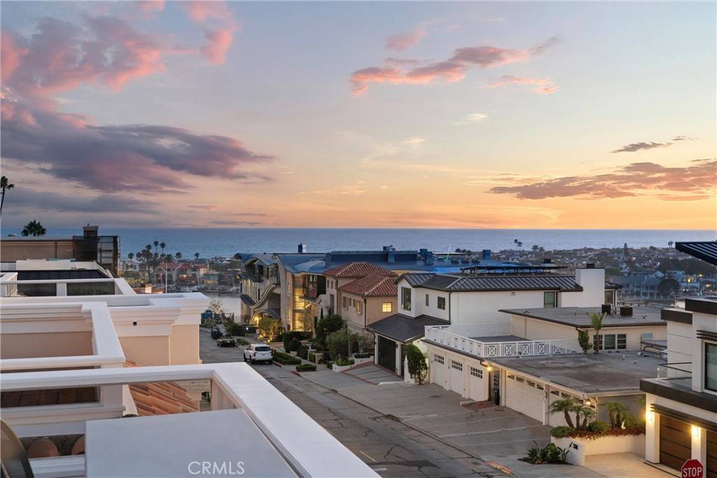 Corona Del Mar, CA 92625,302 Carnation AVE