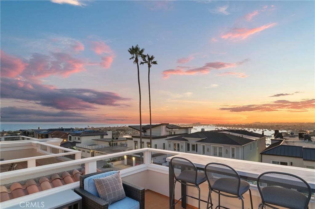 Corona Del Mar, CA 92625,302 Carnation AVE