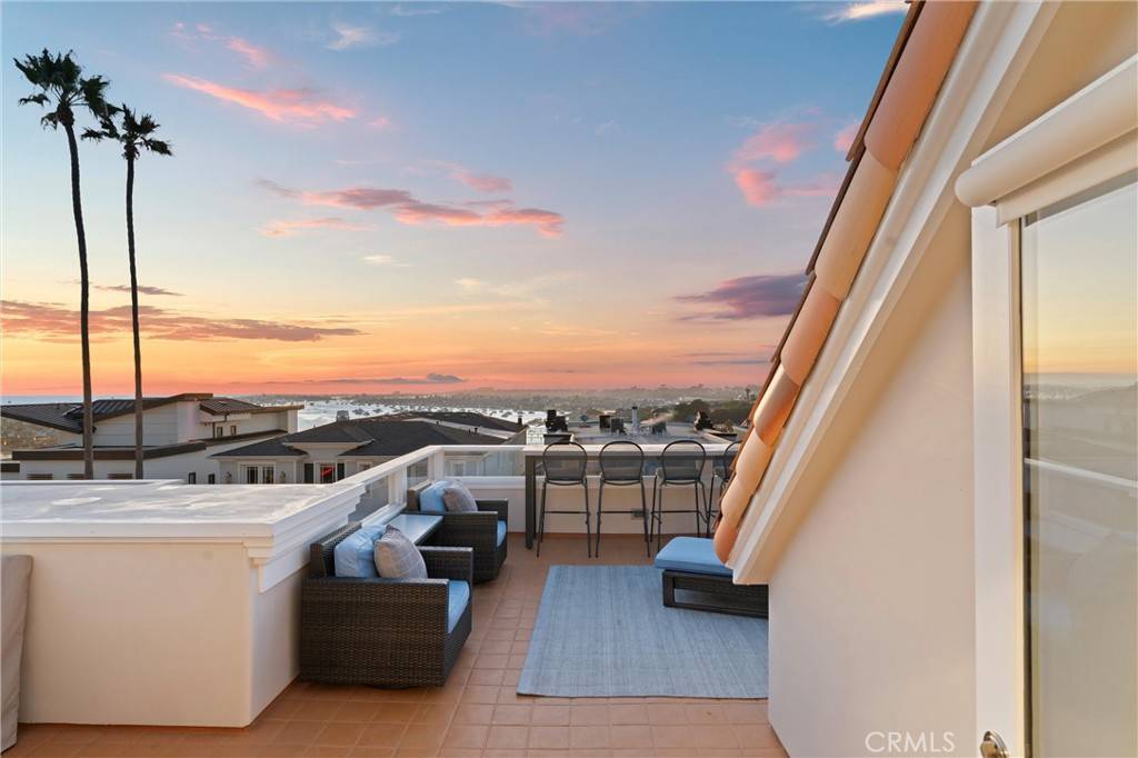 Corona Del Mar, CA 92625,302 Carnation AVE