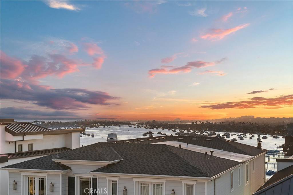 Corona Del Mar, CA 92625,302 Carnation AVE