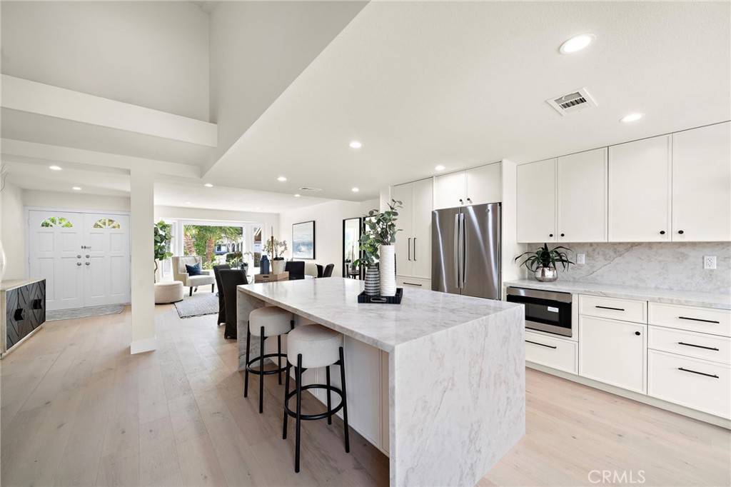 Irvine, CA 92604,5071 Bayonne CIR