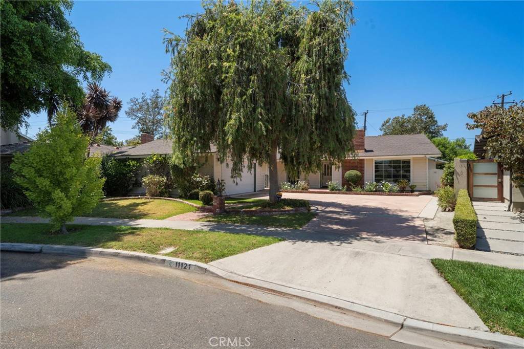 Los Alamitos, CA 90720,11121 Kensington RD