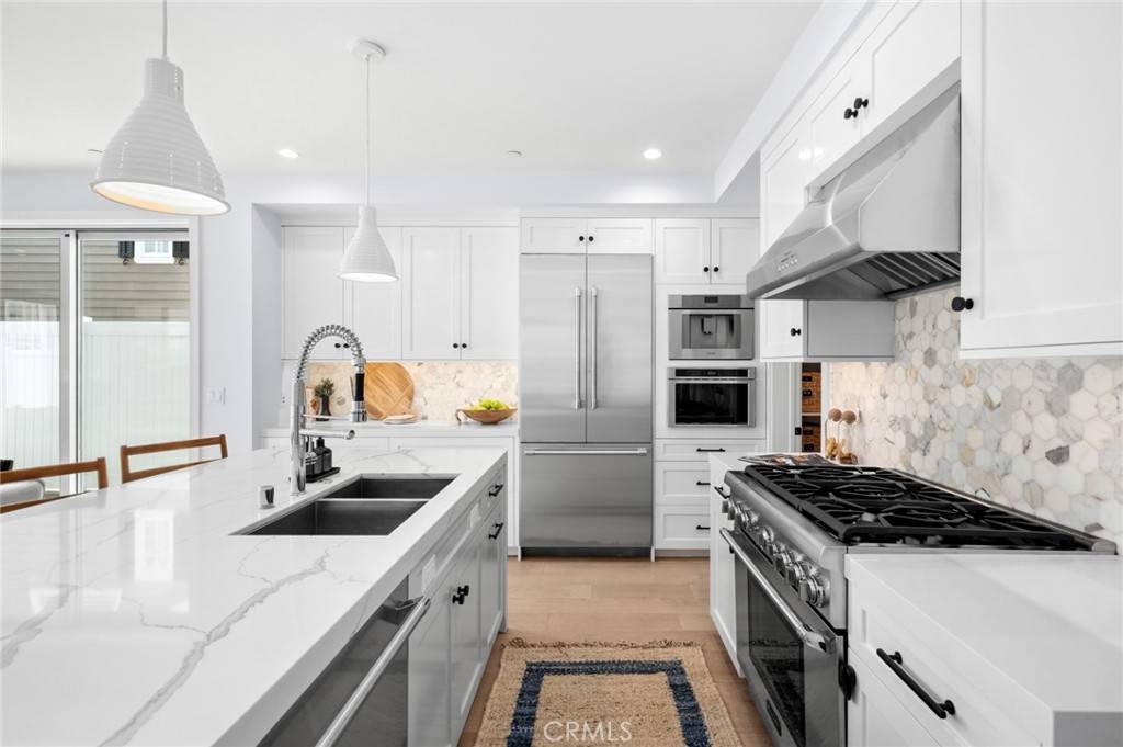 Newport Beach, CA 92662,109 Onyx AVE