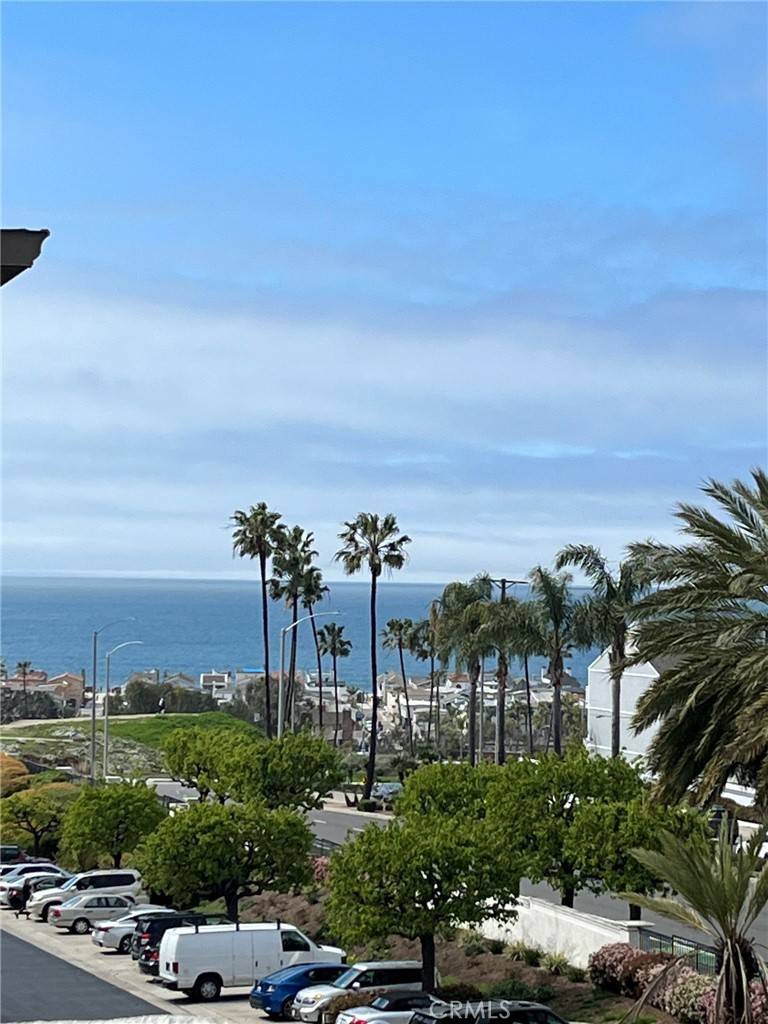 Newport Beach, CA 92663,240 Nice Lane #315