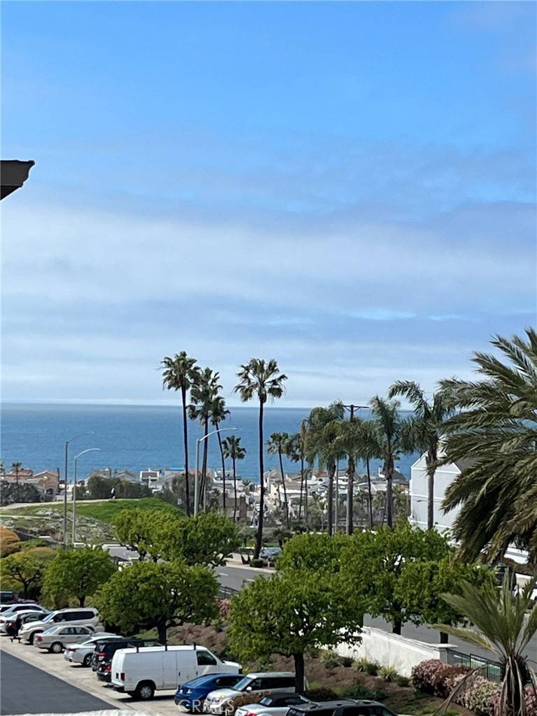 Newport Beach, CA 92663,240 Nice Lane #315