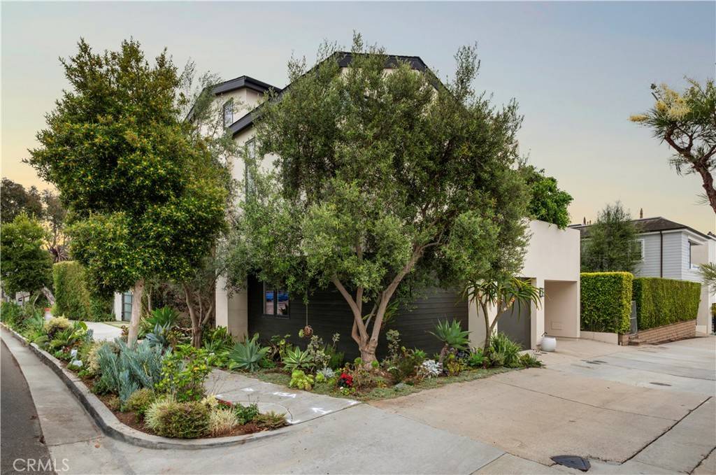 Corona Del Mar, CA 92625,3731 5th AVE