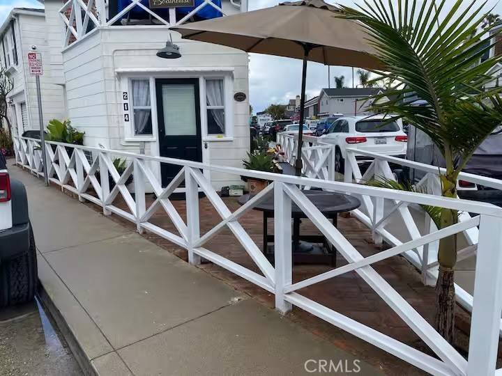 Newport Beach, CA 92662,214 Topaz