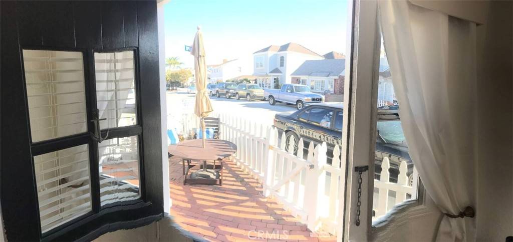 Newport Beach, CA 92662,214 Topaz