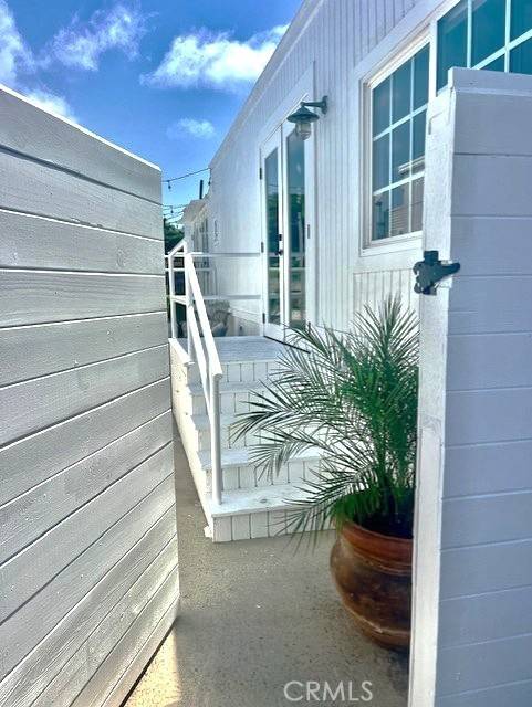 Newport Beach, CA 92660,265 Mayflower