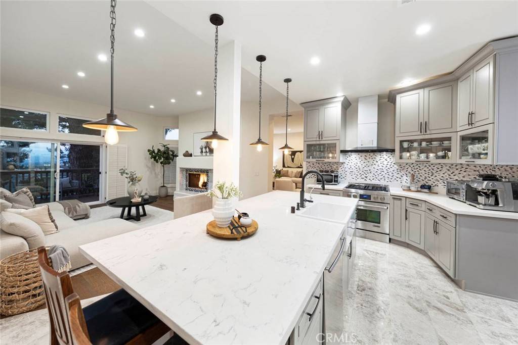 Newport Beach, CA 92660,16 Lucerne