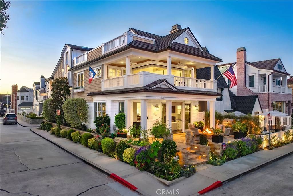 Newport Beach, CA 92662,201 Emerald AVE