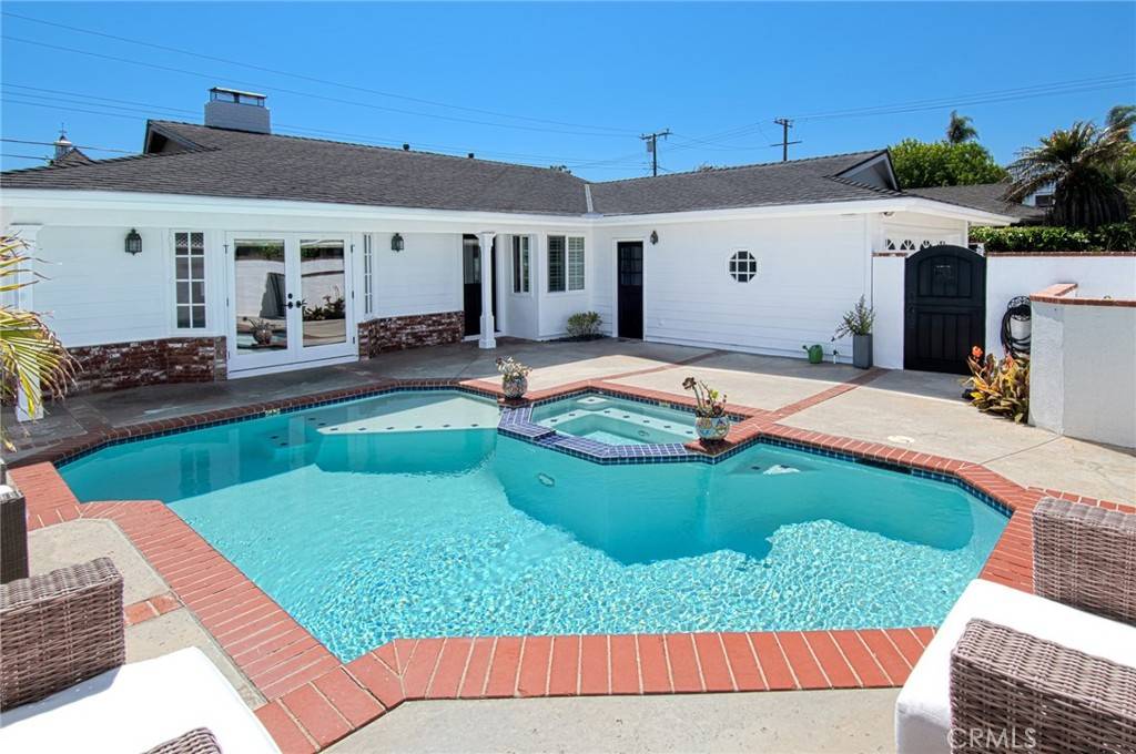 Costa Mesa, CA 92627,411 Lenwood DR