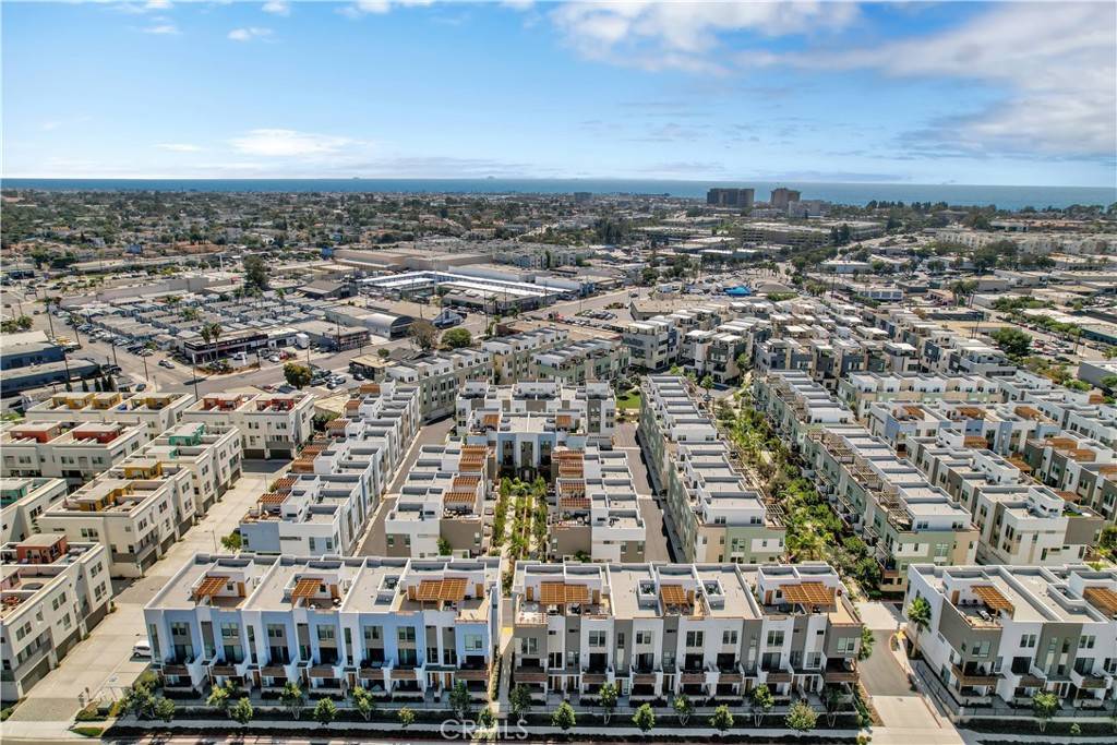 Costa Mesa, CA 92627,683 W 17th ST