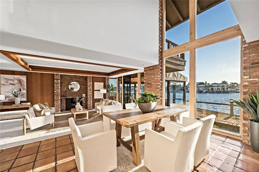 Huntington Beach, CA 92649,16611 Carousel LN