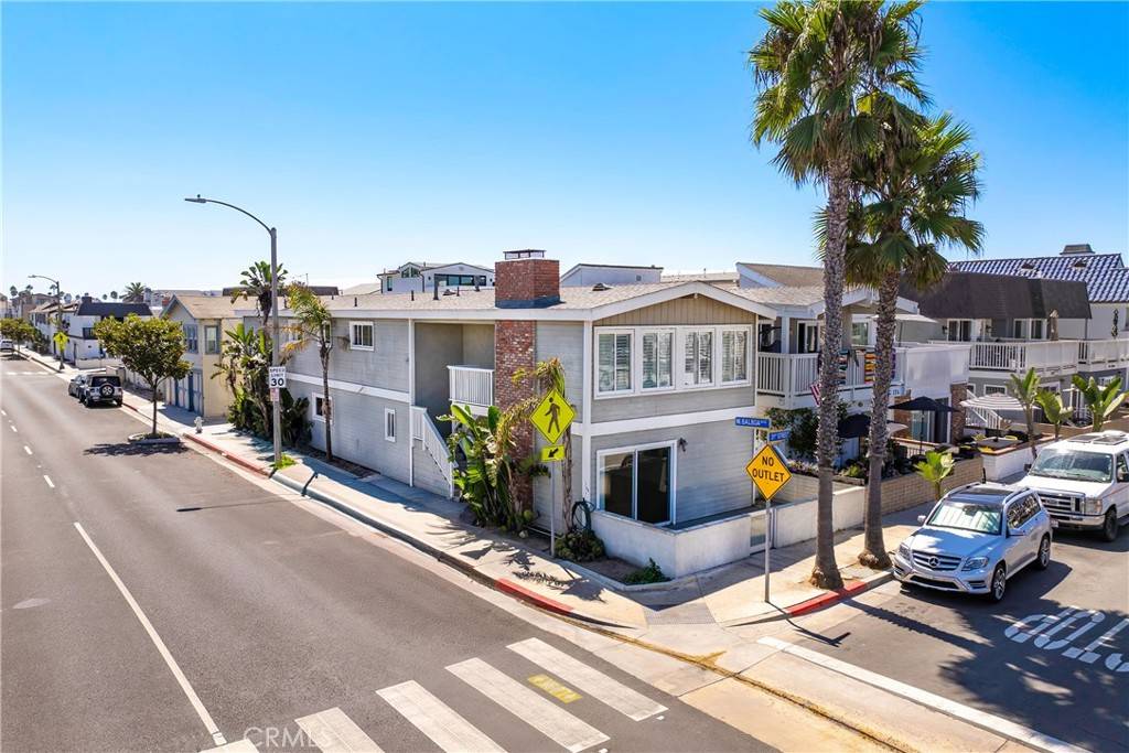 Newport Beach, CA 92663,126 31st ST