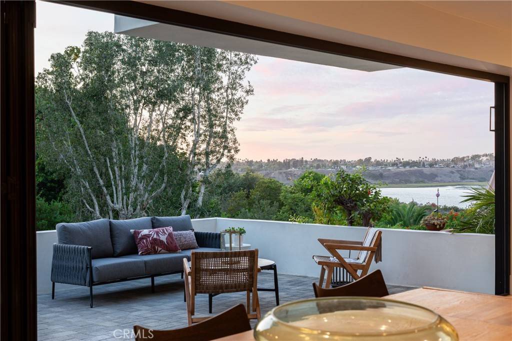 Newport Beach, CA 92660,412 Vista Grande