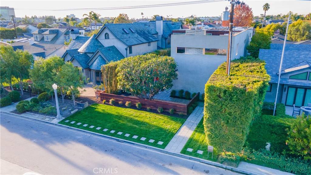 Newport Beach, CA 92663,519 Santa Ana