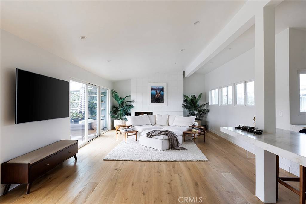 Newport Beach, CA 92660,1504 Westcliff DR #5