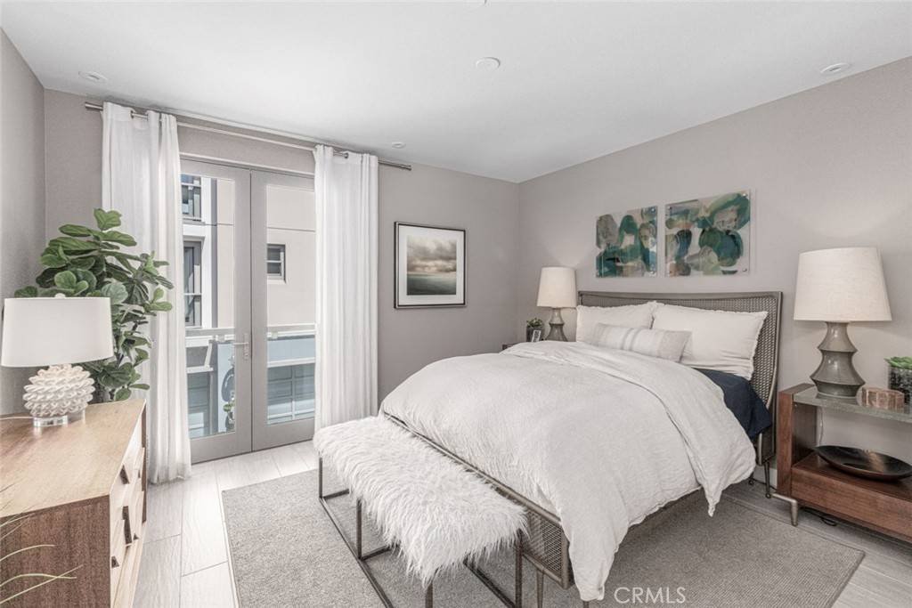 Newport Beach, CA 92663,2280 Newport BLVD #203