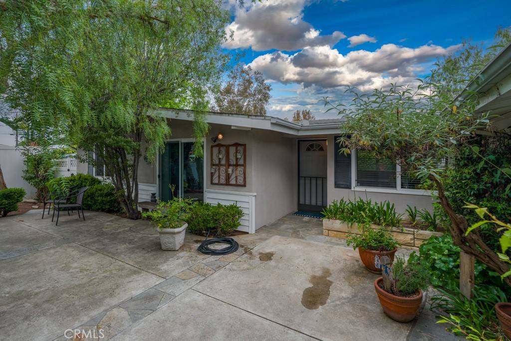 Costa Mesa, CA 92626,208 Dartmouth PL