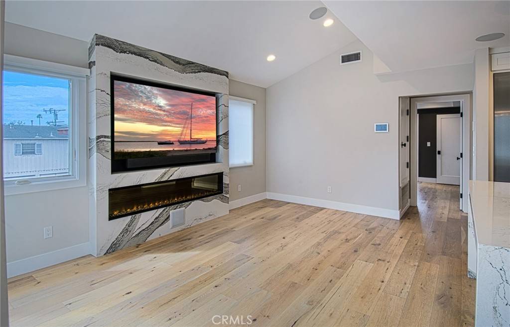 Corona Del Mar, CA 92625,503 1/2 Poinsettia