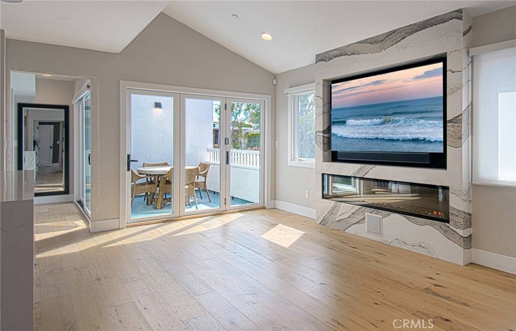 Corona Del Mar, CA 92625,503 1/2 Poinsettia