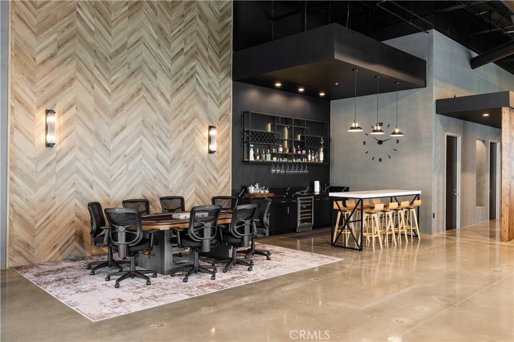 Irvine, CA 91618,9550 Research DR #23