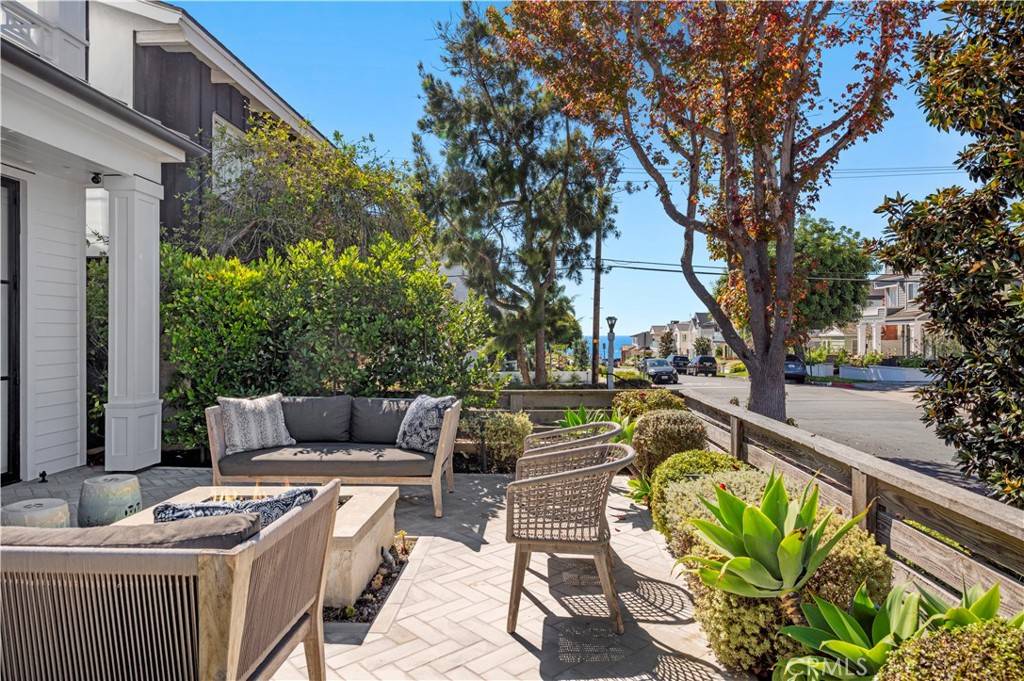 Corona Del Mar, CA 92625,302 Orchid AVE