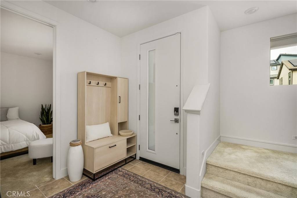 Irvine, CA 92618,126 Sash