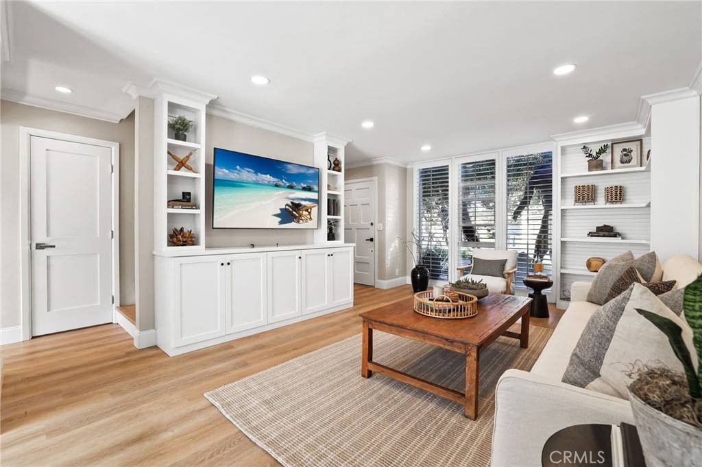 Newport Beach, CA 92660,2209 Vista Huerta