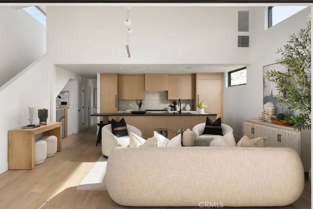 Corona Del Mar, CA 92625,512 1/2 Marigold AVE