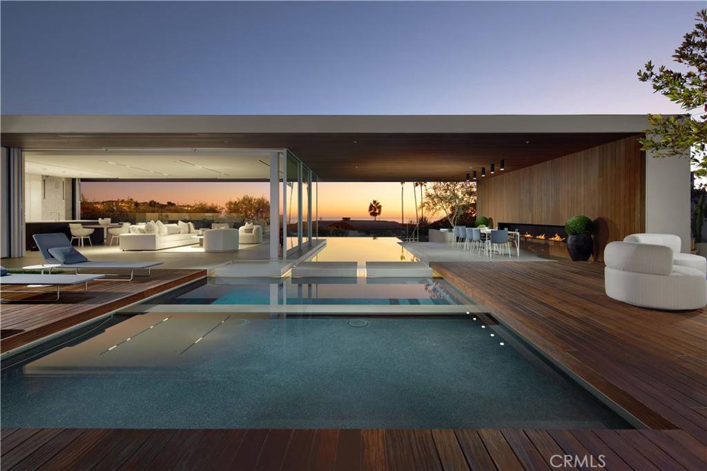 Laguna Beach, CA 92651,2460 Monaco DR